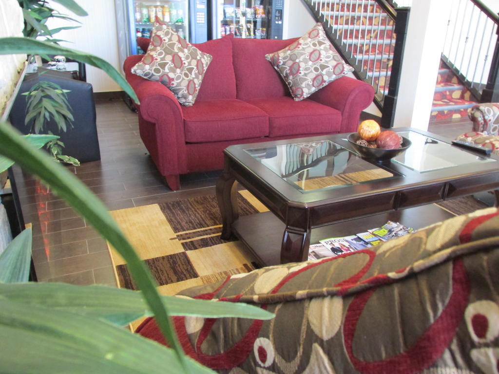 Sigma Inn & Suites Melville Extérieur photo