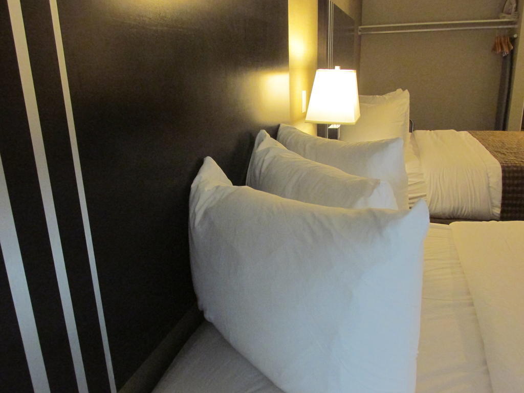 Sigma Inn & Suites Melville Extérieur photo