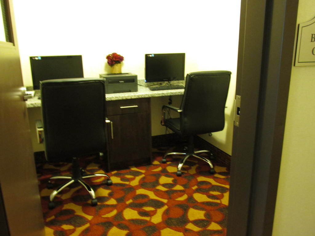 Sigma Inn & Suites Melville Extérieur photo